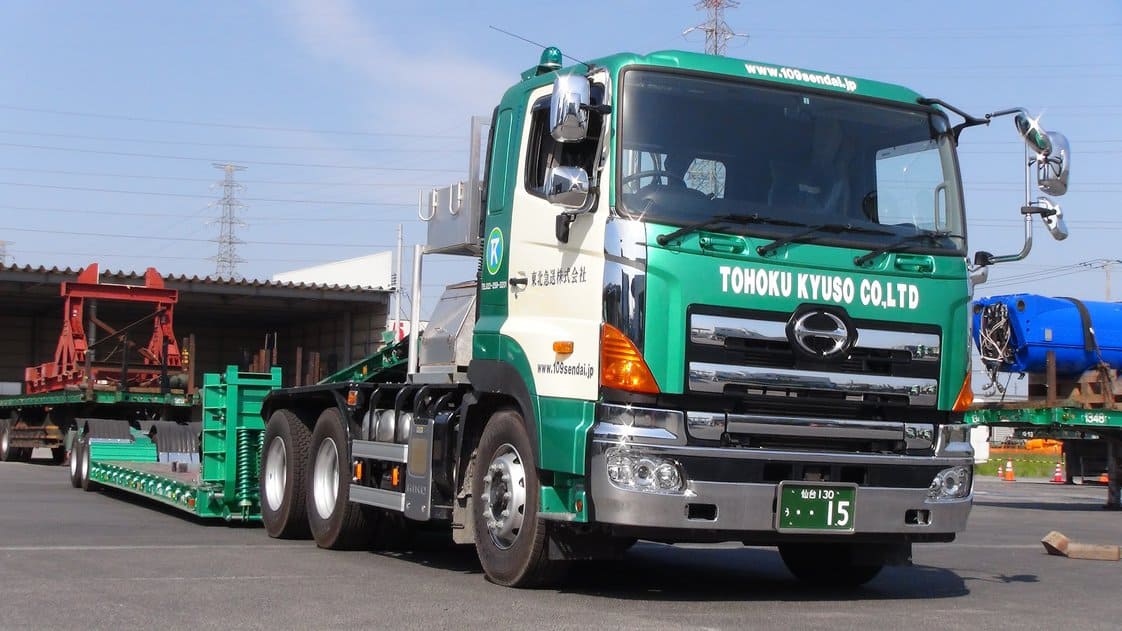 大型低床トレーラー2台 ユンボ2台
